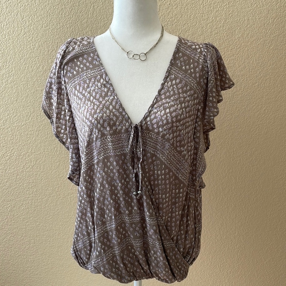 Love Stitch flutter sleeve top